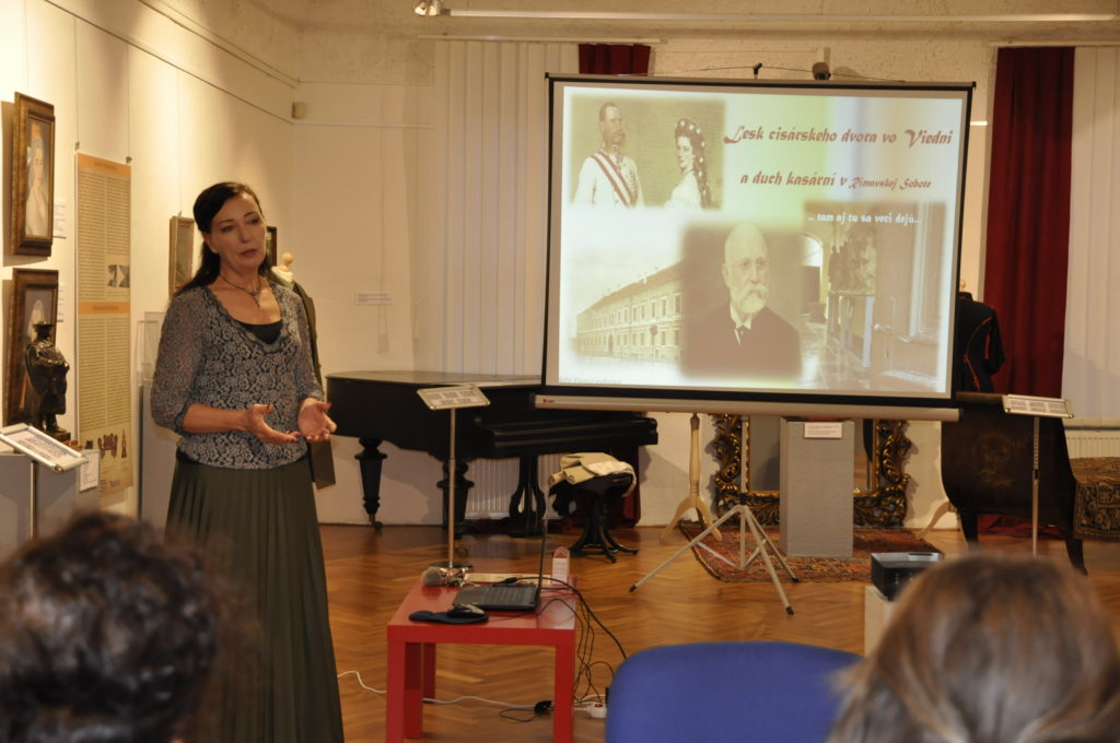 prezentácia o živote cisárskeho páru a životnom diele Jánosa Fábryho, prednáša PhDr. Elena Lindisová
